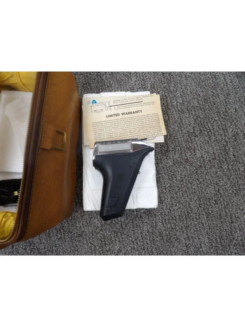 Vintage Sunbeam Shavemaster Electric Razor With Case & Warranty Paperwork - Picture 3 of 8